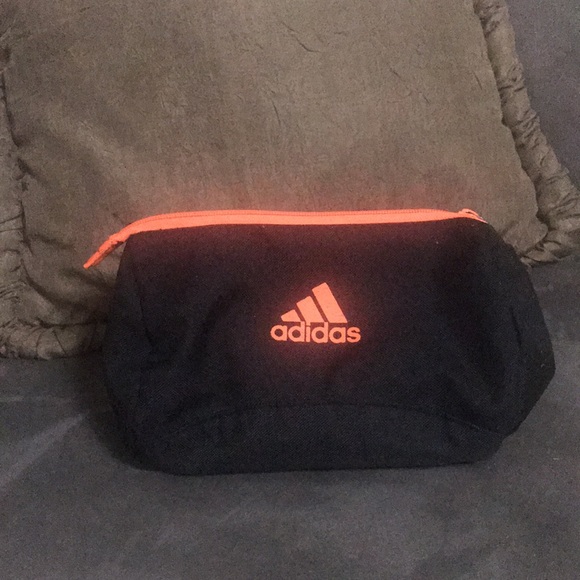 adidas Other - Adidas toiletry bag